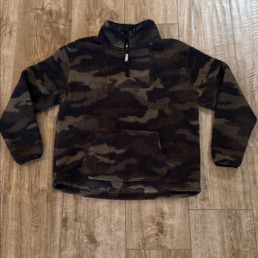 PINK Victoria’s Secret Camouflage Fleece Pullover Sz M